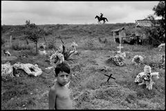 ©ALEX WEBB - MEXICO - Matamoros - 1978 Cemetary