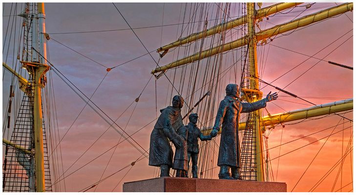 „Aufbruch in eine ungewisse Zukunft …… “ Auswandererdenkmal in Bremerhaven am 27.05.2013