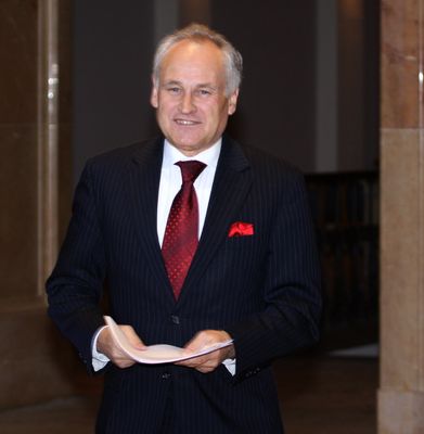 Bayerischer Finanzminister vor der Diskussion über die Krise der Bayerischen Landesbank