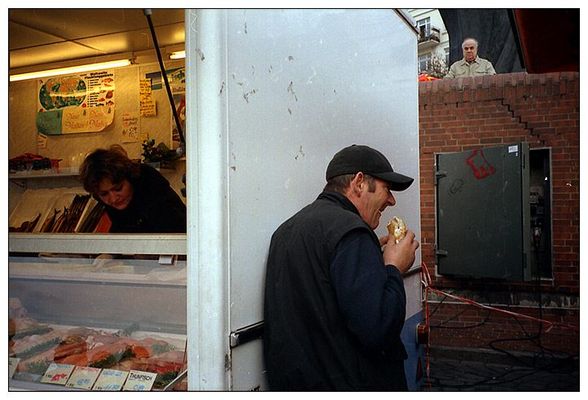 da erwin kein großer held im fischbrötchenessen war und ihm meistens der inhalt drohte irgendwohin