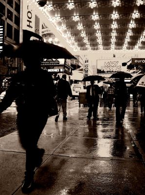 Das alternative fotografische Solo 46 ("Mary Poppins - NYC2" von Gerhard Körsgen)