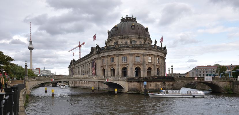 Das Bode-Museum (Berlin), 1904 als Kaiser-Friedrich-Museum eröffnet, gehört...