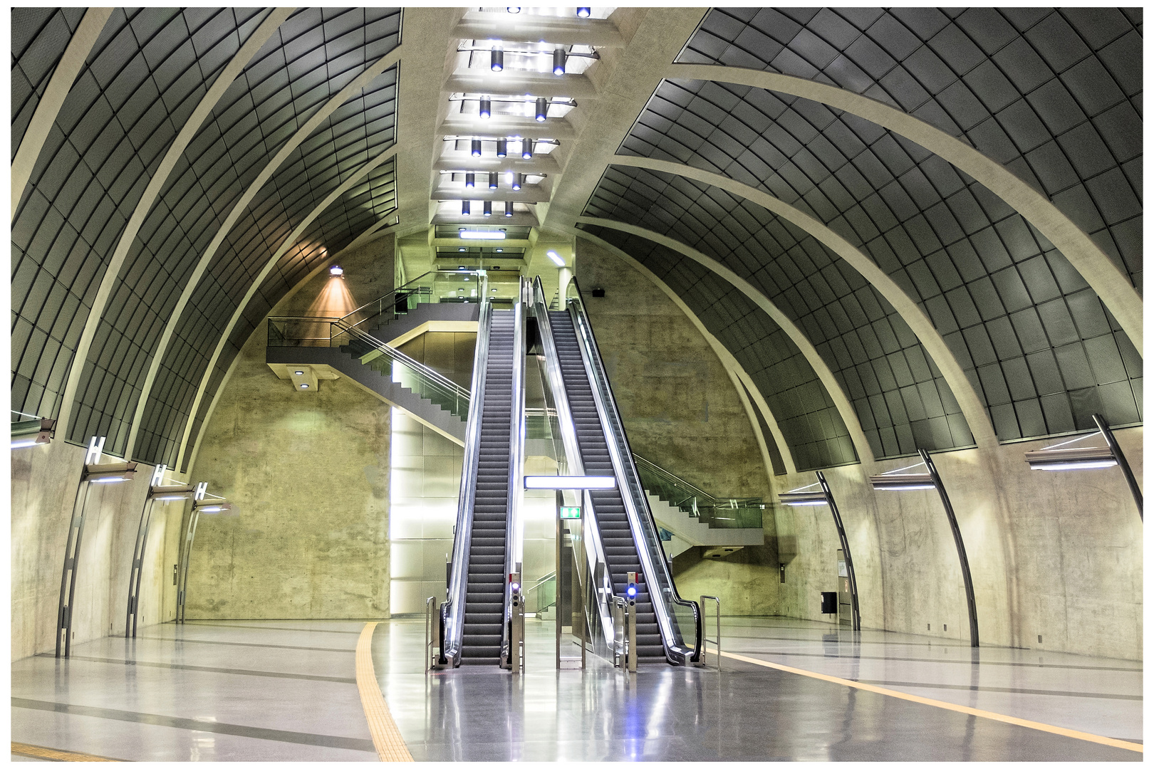 der Weg zur UBahnStation Köln Heumarkt Foto & Bild