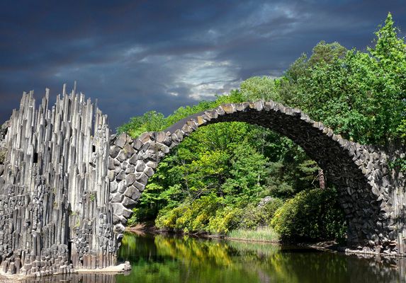 Die Rakotzbrücke im Kromlauer Park oder im Volksmund "Teufelsbrücke"
