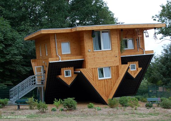 Du meine Güte! Keine Woche in Urlaub und schon haben die Kinder das Haus auf den Kopf gestellt