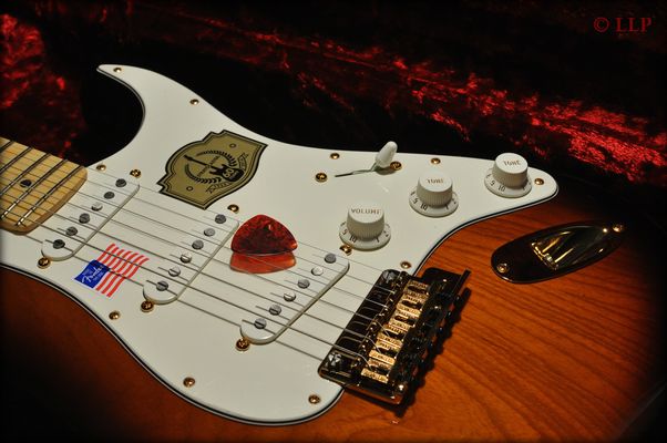 Fender Strat - Commemorative 60th Anniversary Standard - Made in the USA - III