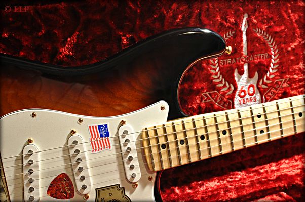 Fender Strat - Commemorative 60th Anniversary Standard - Made in the USA - IV