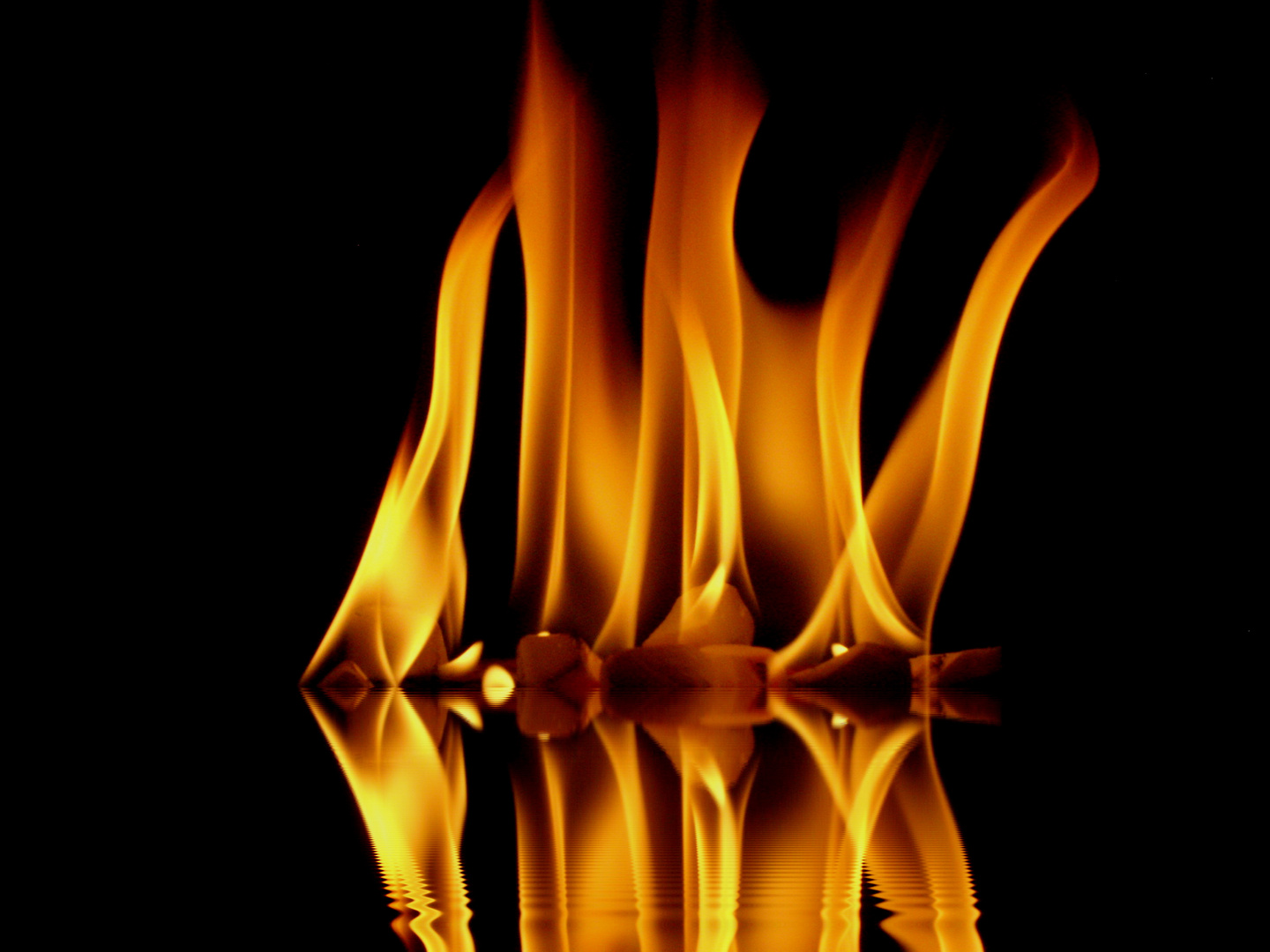 Flammen im Wasser Foto & Bild | fotokunst, licht und feuer, wasser ...