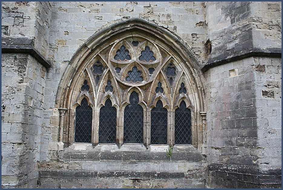 gotisches Fenster an der Kathedrale zu Exeter 3 Foto