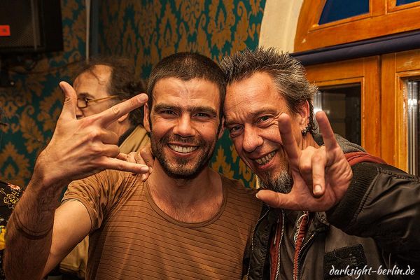 Großartige Record Release Party -Ben Pavlidis von den "Ohrbooten" und Peter Hirth "Darksight-Berlin"
