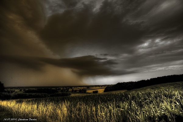 Hagelunwetter was am Starnberger See Hagel bis 9cm gebracht hat (16.07.2010)
