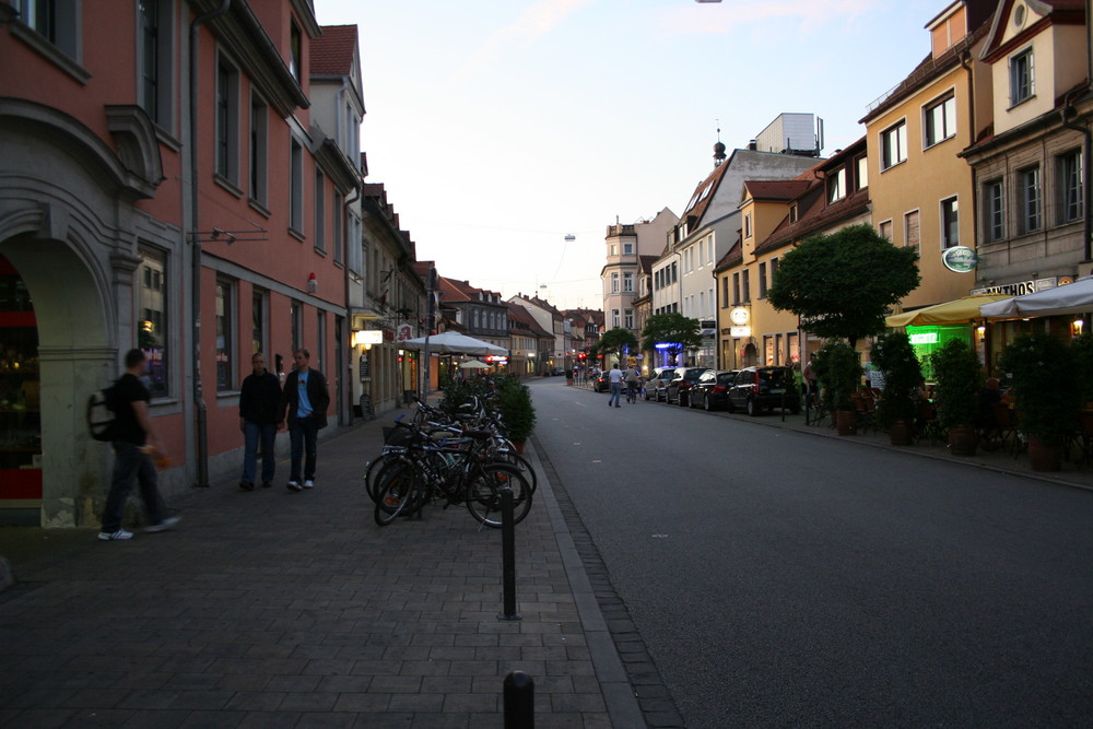 Hauptstraße Erlangen Foto & Bild deutschland, europe, bayern Bilder