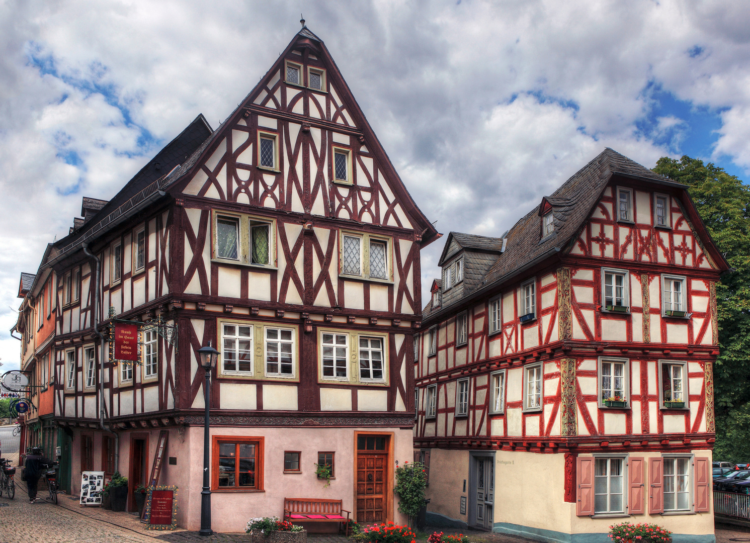 Haus der sieben Laster in Limburg an der Lahn (linkes Haus