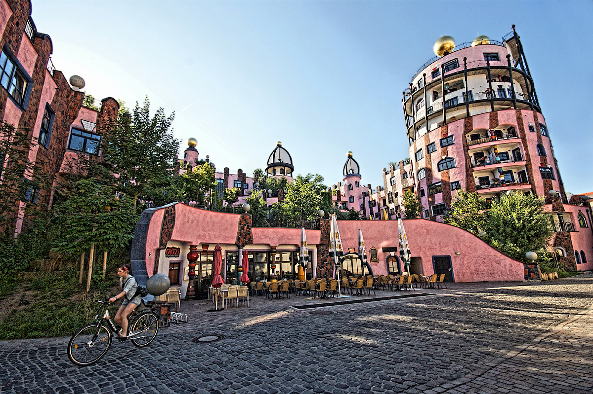 Hundertwasserhaus in Magdeburg Foto & Bild | architektur, profanbauten