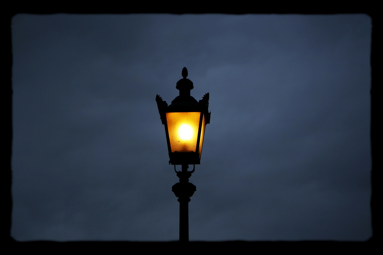 Im Dunkeln Foto & Bild lampen und leuchten, alltagsdesign, motive