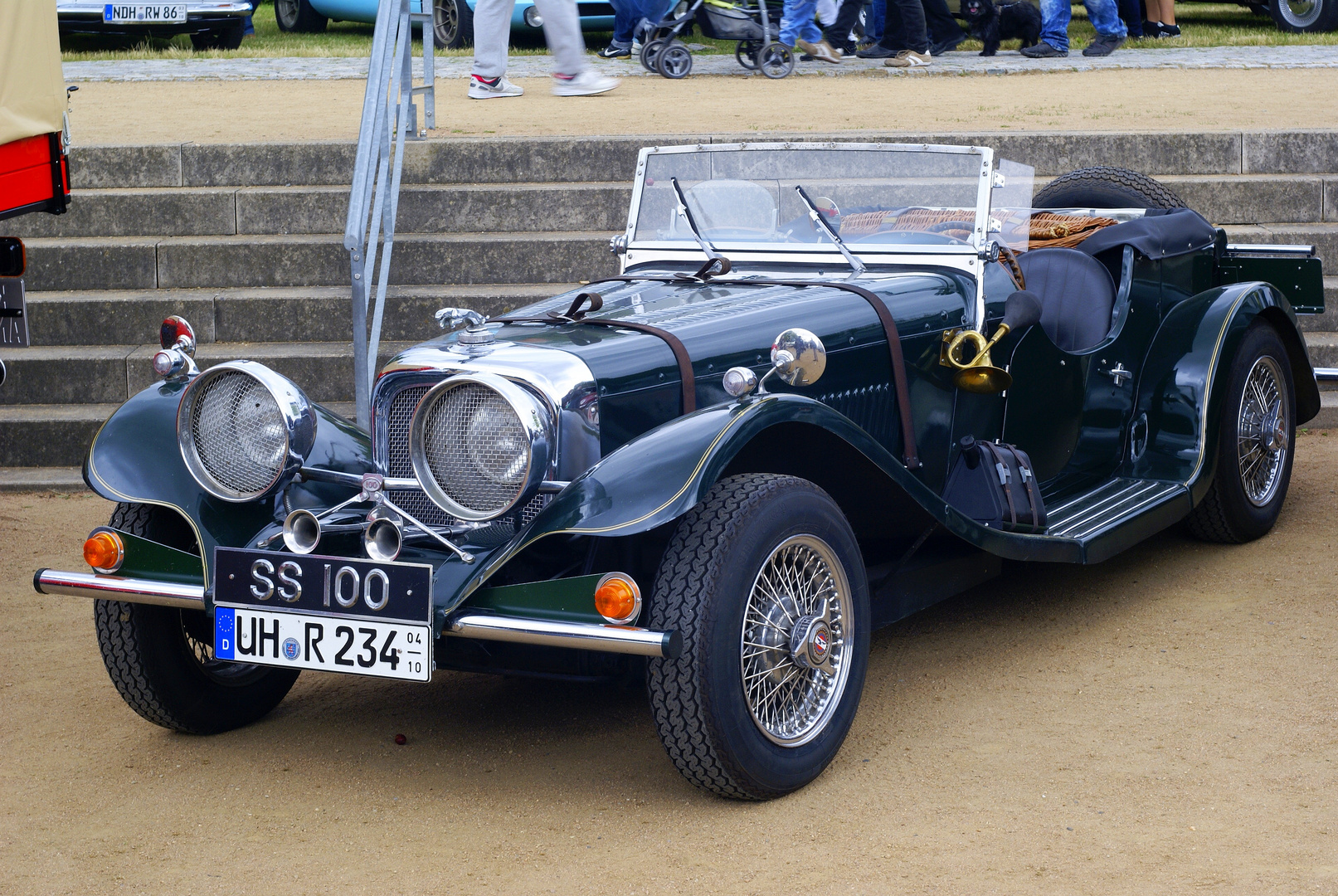 Jaguar E Oldtimer Kaufen Ein Jaguar Etype Präsentiert Sich Bei Der