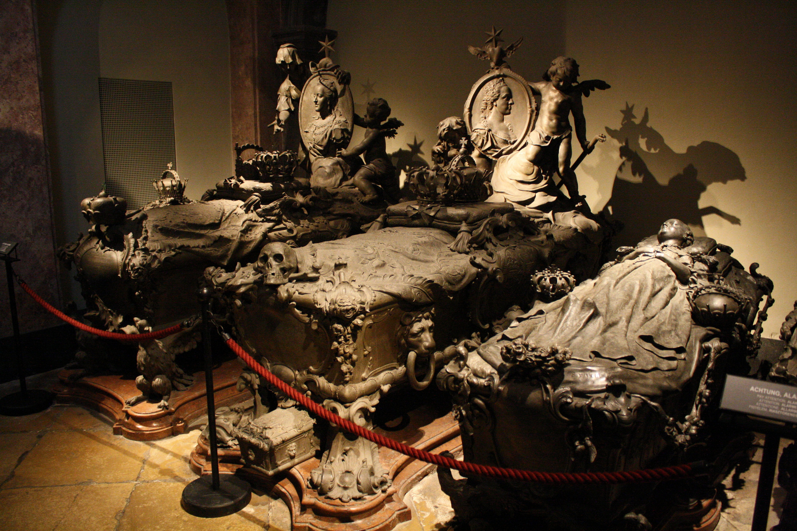 Kaisergruft (Wien) Foto & Bild architektur, friedhöfe, motive Bilder