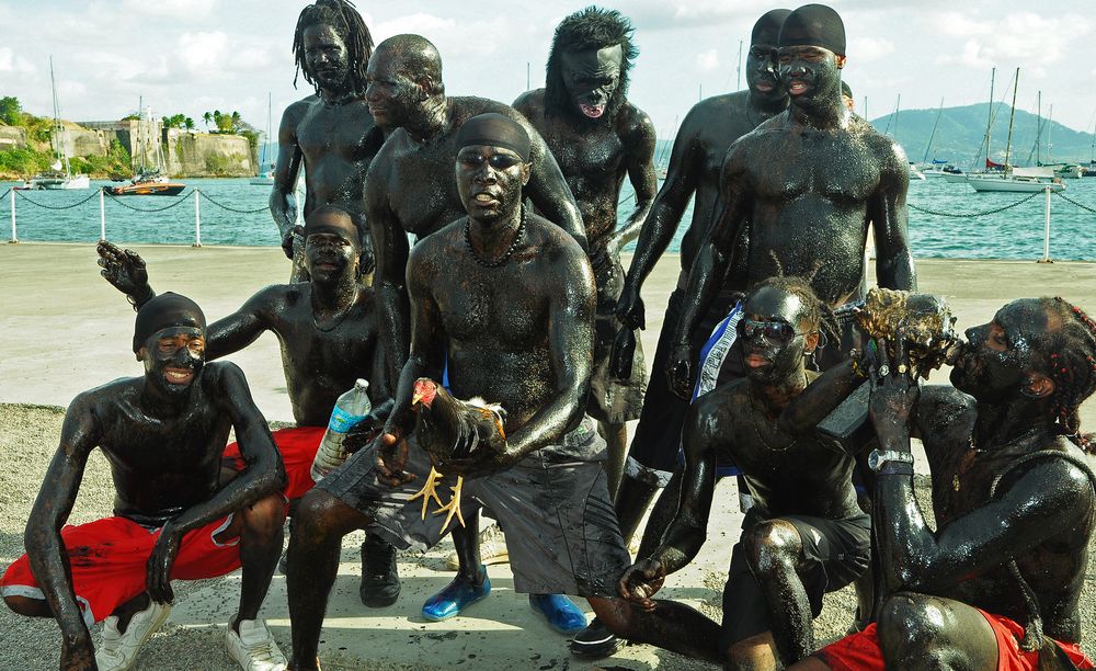 La population de l'île est par ailleurs très. Martinique Menschen . karneval auf martinique oder das erdoel-makeup Foto & Bild ...