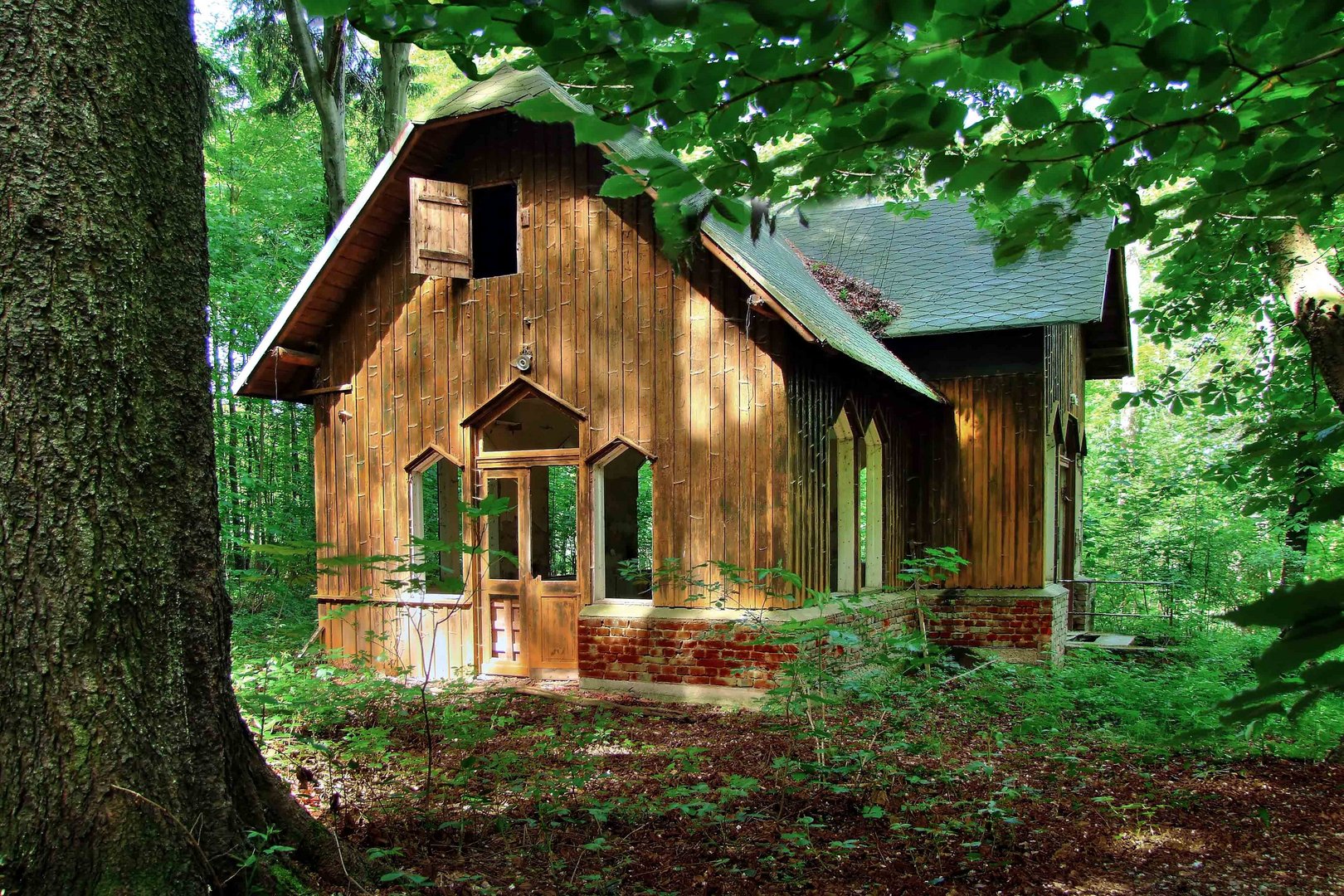 kleines Haus am Wald Foto & Bild landschaft, wald, natur Bilder auf