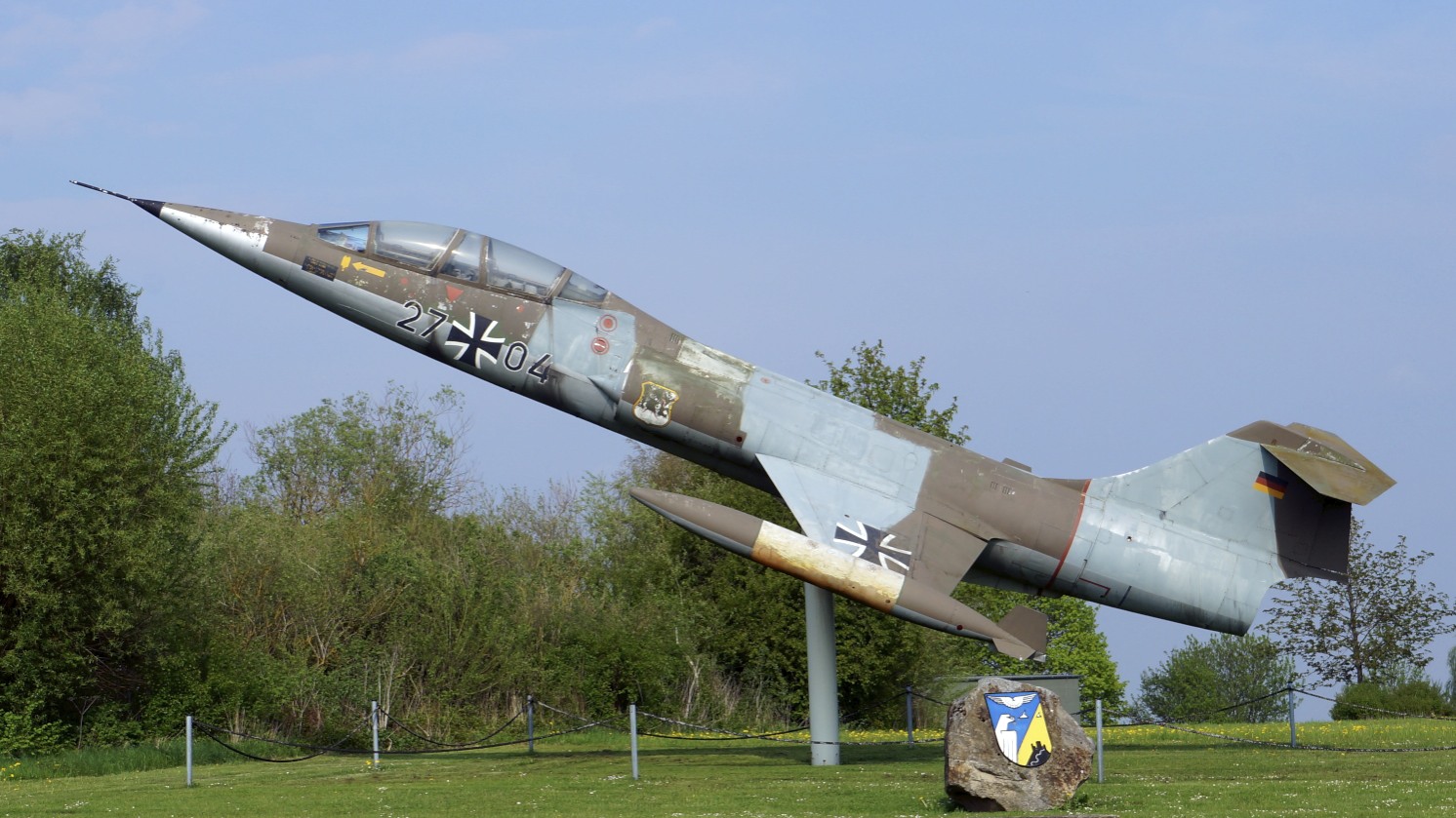 letzte-ruhestaette-in-auenhausen-owl-radarstation-9e6de08a-380b-40de-8d64-8d267d67969f.jpg?height=1080