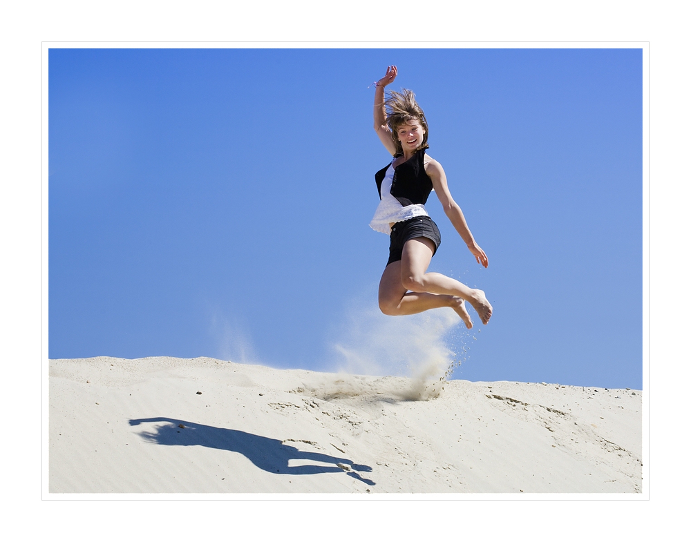 mal über den Schatten springen... Foto & Bild jugend, outdoor, menschen Bilder auf