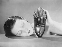 Man Ray - Kiki con maschera africana