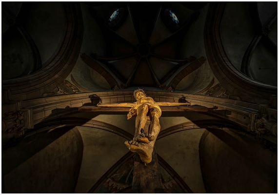 Marienkirche - Gelnhausen " der Blick zum Kreuz-Christi, aus meiner Sicht ..."
