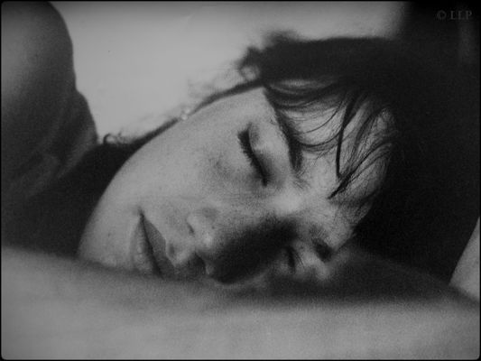 Meine Tochter Sophie - Portrait, schlafend, nichtwissend! Nikon F3 mit Nikkor 50mm 1.4D Ilford - I
