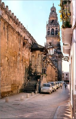 Minarete de la Mezquita de Córdoba y Capilla de la Virgen de las lanternas.
