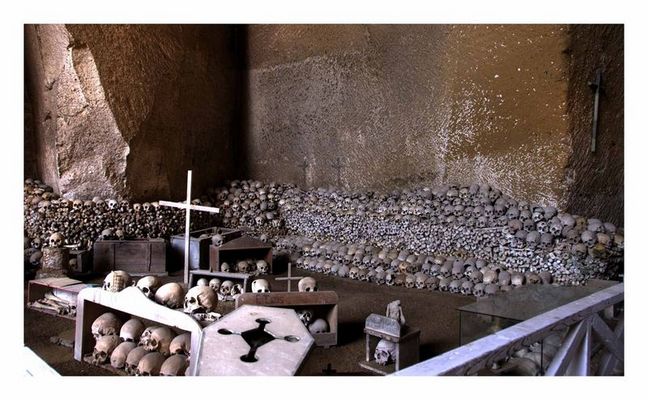 Mostra collettiva "Ci parlano..." - Visita all'Ossario delle Fontanelle, Napoli - 9.