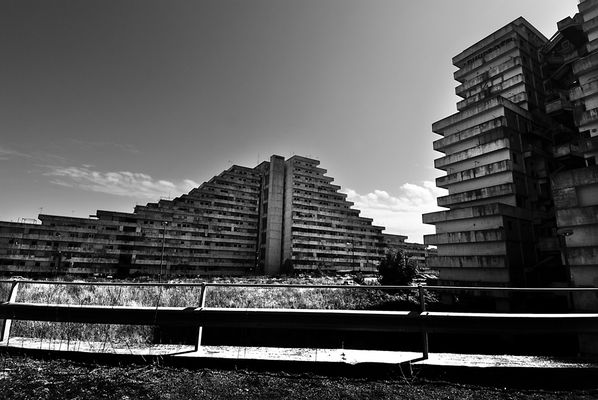 Mostra online di Fulvia Menghi "Paesaggio extraurbano" - 4. Scampia Secondigliano (Napoli)