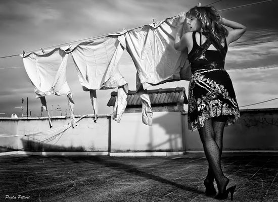 Mostra online di Paola Pittori: "Donna: Senso e Sacralità" - 5. Malinconici Sussurri