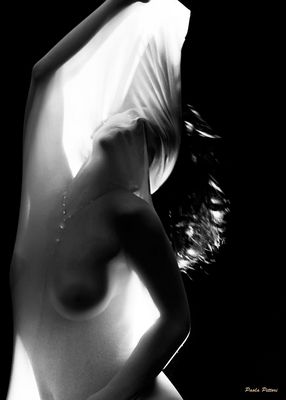 Mostra online di Paola Pittori: "Donna: Senso e Sacralità" - 9. Diamanti al Chiaro di Luna