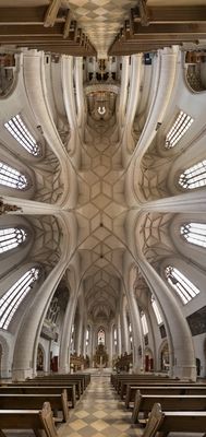 Münster Zur Schönen Unserer Lieben Frau in Ingolstadt (Vertikales Kirchen-Panorama)