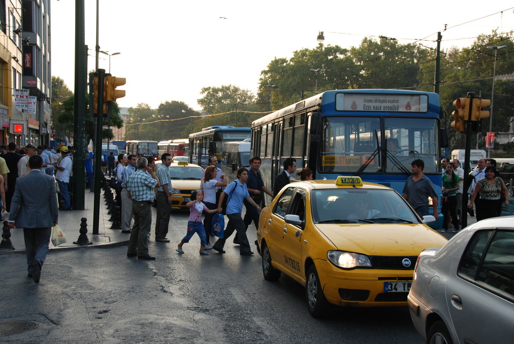 Im Straßenverkehr Im Straßenverkehr