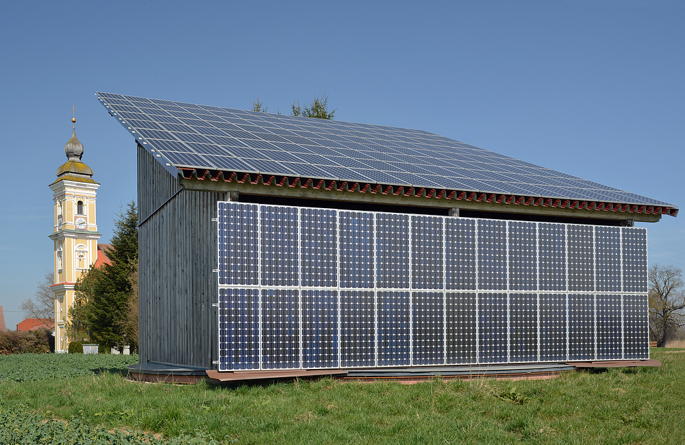 Photovoltaik Solaranlage auf DREHBAREM Schuppen Foto & Bild
