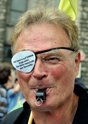 Protest gegen Stuttgart 21: Ich kann's auf einem Auge sehn - die Bahn bescheißt den Souverän