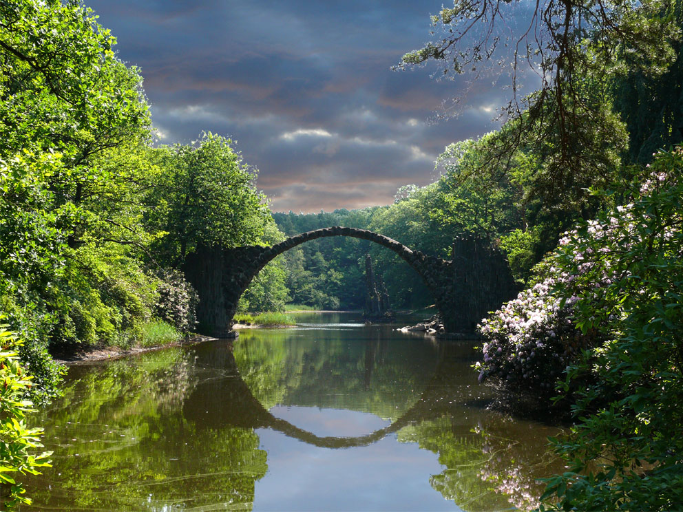 Rakotzbrücke im Kromlauer Park oder im Volksmund "Teufelsbrücke" Foto