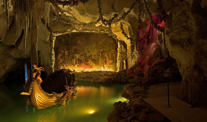 (Reloaded) König Ludwig II. liebte Grotten. Die künstliche Grotte mit Wasserfall im...