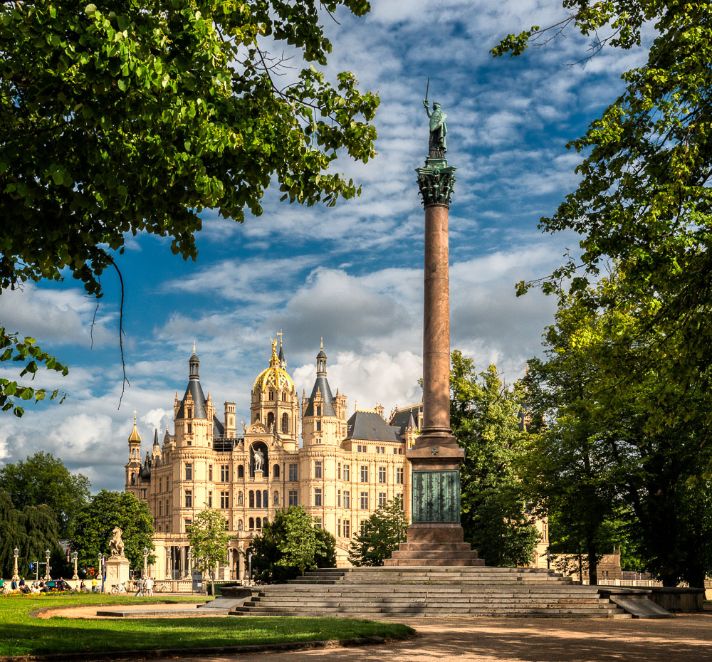 Schloss Schwerin… 08 Siegessäule Foto & Bild