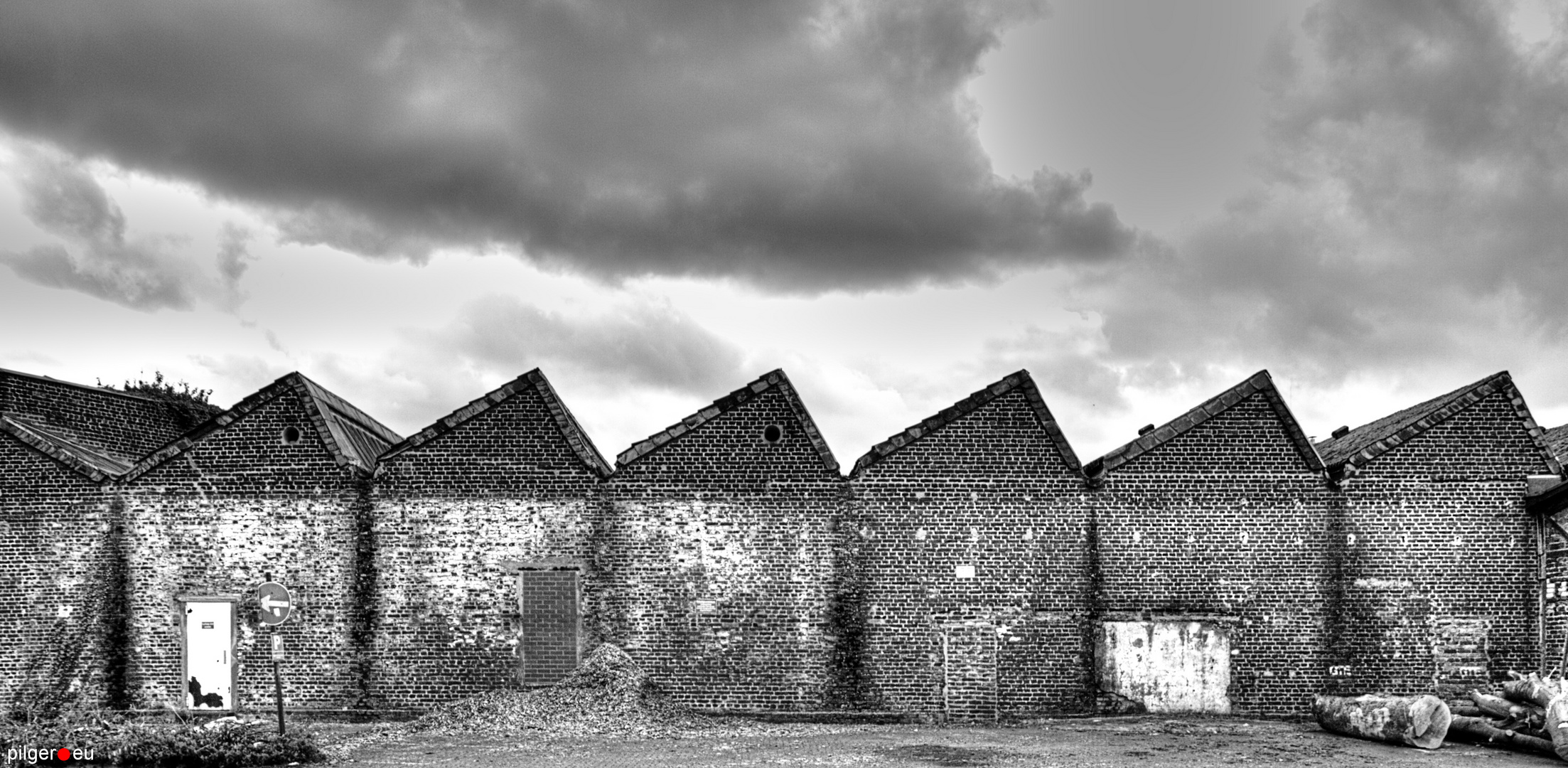 Sheddach Foto & Bild | architektur, lost places, essen bei tag Bilder