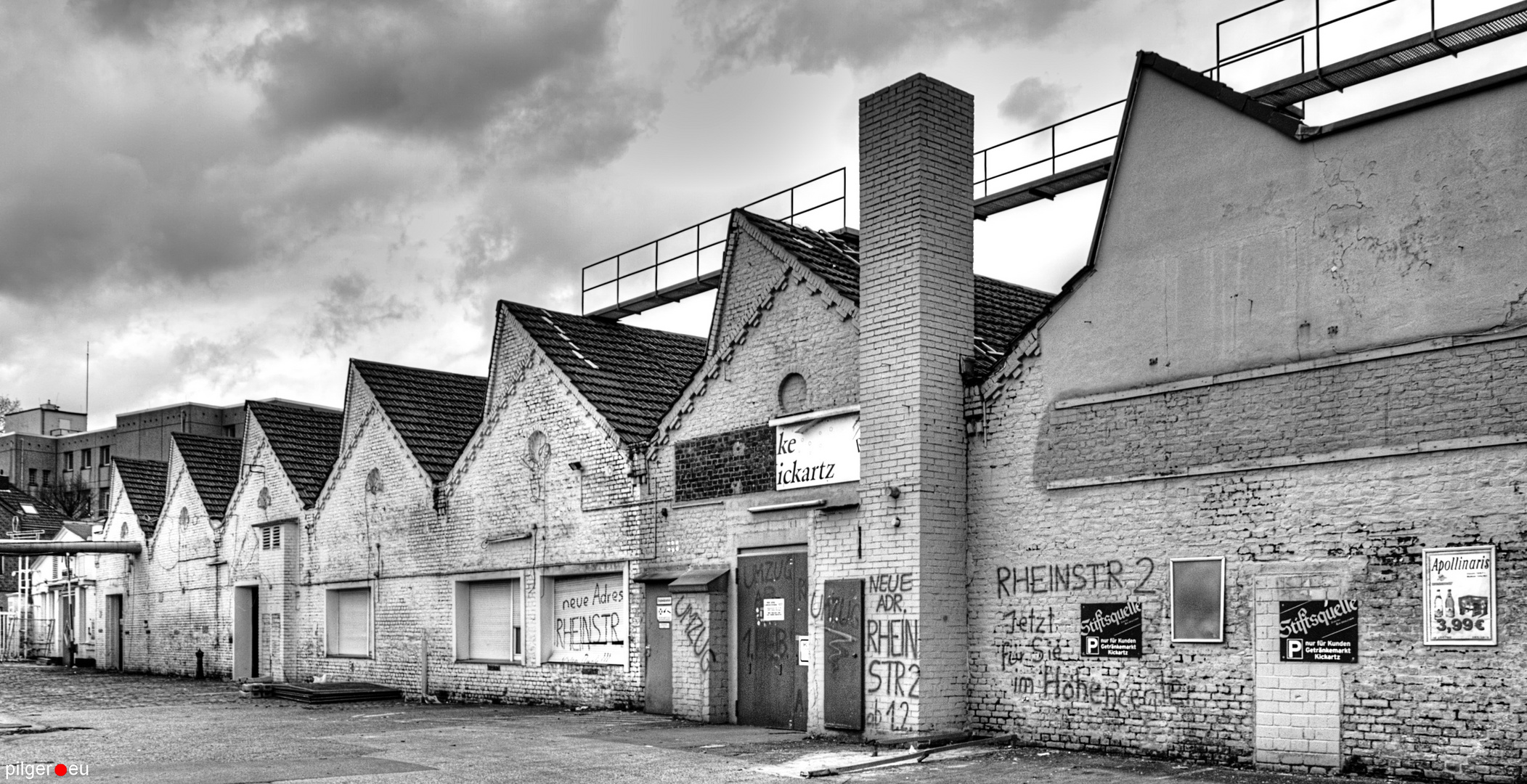 Sheddach II Foto & Bild | architektur, lost places, essen bei tag