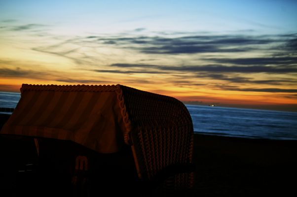 Strandkorb Sonnenuntergang sdatec.com