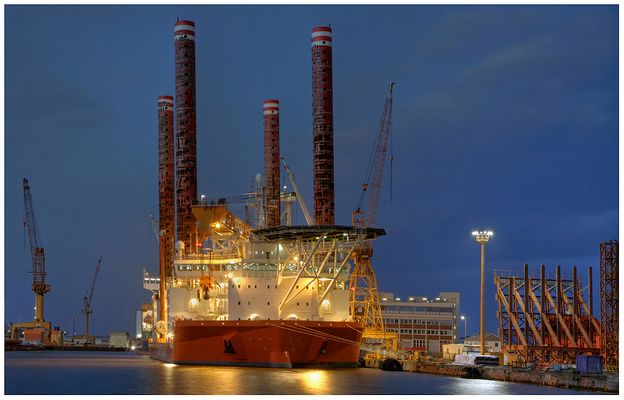 Teil -10- :Maritime Arbeitswelten in Bremerhaven am 22.2.2014 "Warten auf Wind-Offshore-Bauteile"