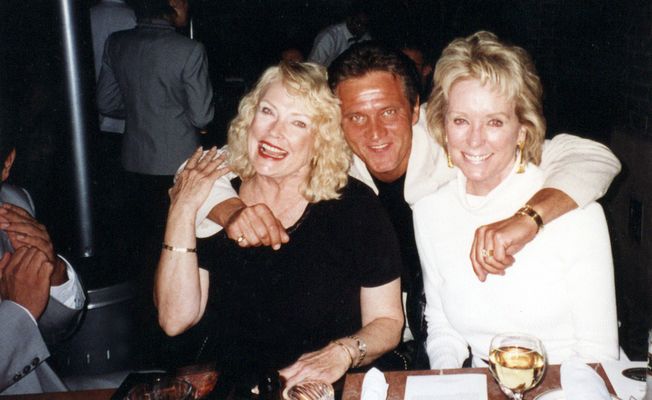 US Schauspielerin Chris O Nell, Künstler Manager Klaus Dieter Schmidt und US Schauspielerin Eilien O