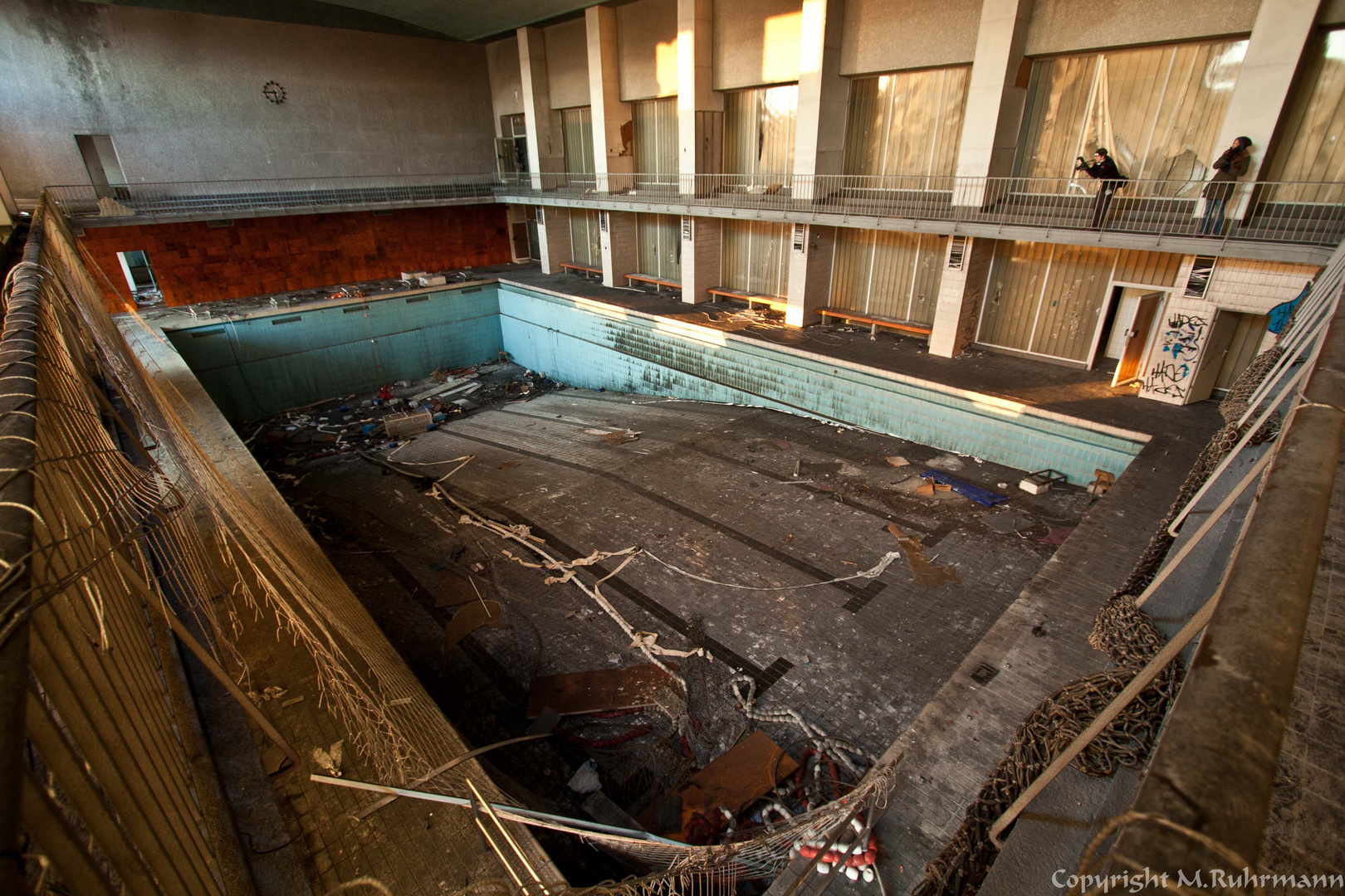 Verlassenes Schwimmbad Foto & Bild | architektur, lost places, der