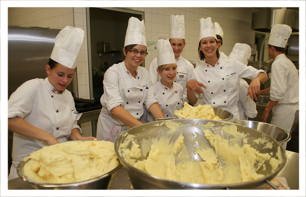 Viele Köche verderben den Brei Foto & Bild jugend, indoor, lube Bilder auf