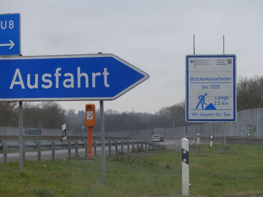 Während im Löhner Kreuz die Arbeiten an der Einmündiung der Nordumgehung auf die alte A 30