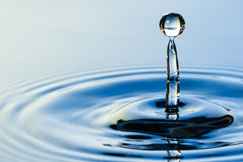 Wassertropfen, blau Foto & Bild | kunstfotografie & kultur