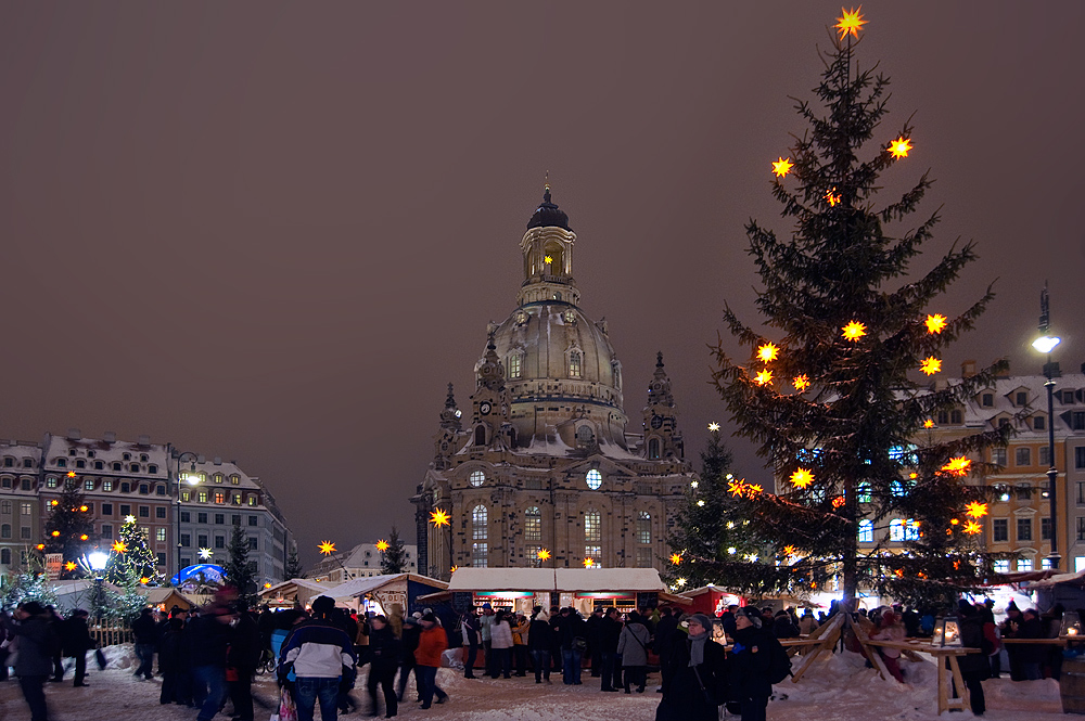 Weihnachtsmarkt an der Frauenkirche Foto & Bild deutschland, europe